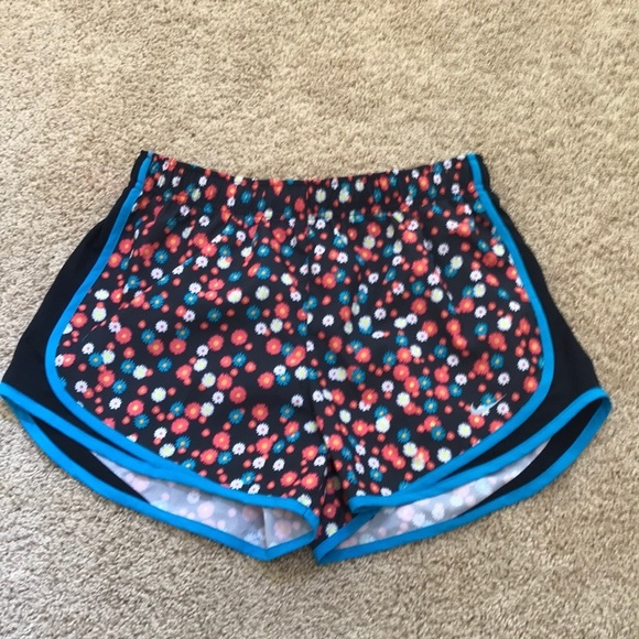 NWT! NIKE black with blue multi combo Size M running shorts - Picture 4 of 8